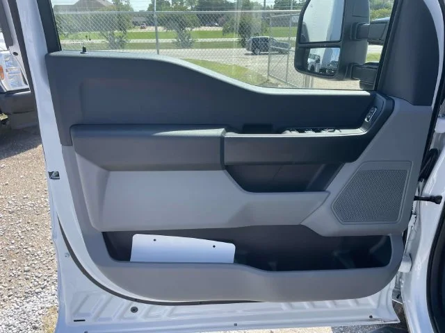 2026 Ford F-350 Super Duty Chassis Cab XL - Photo 15