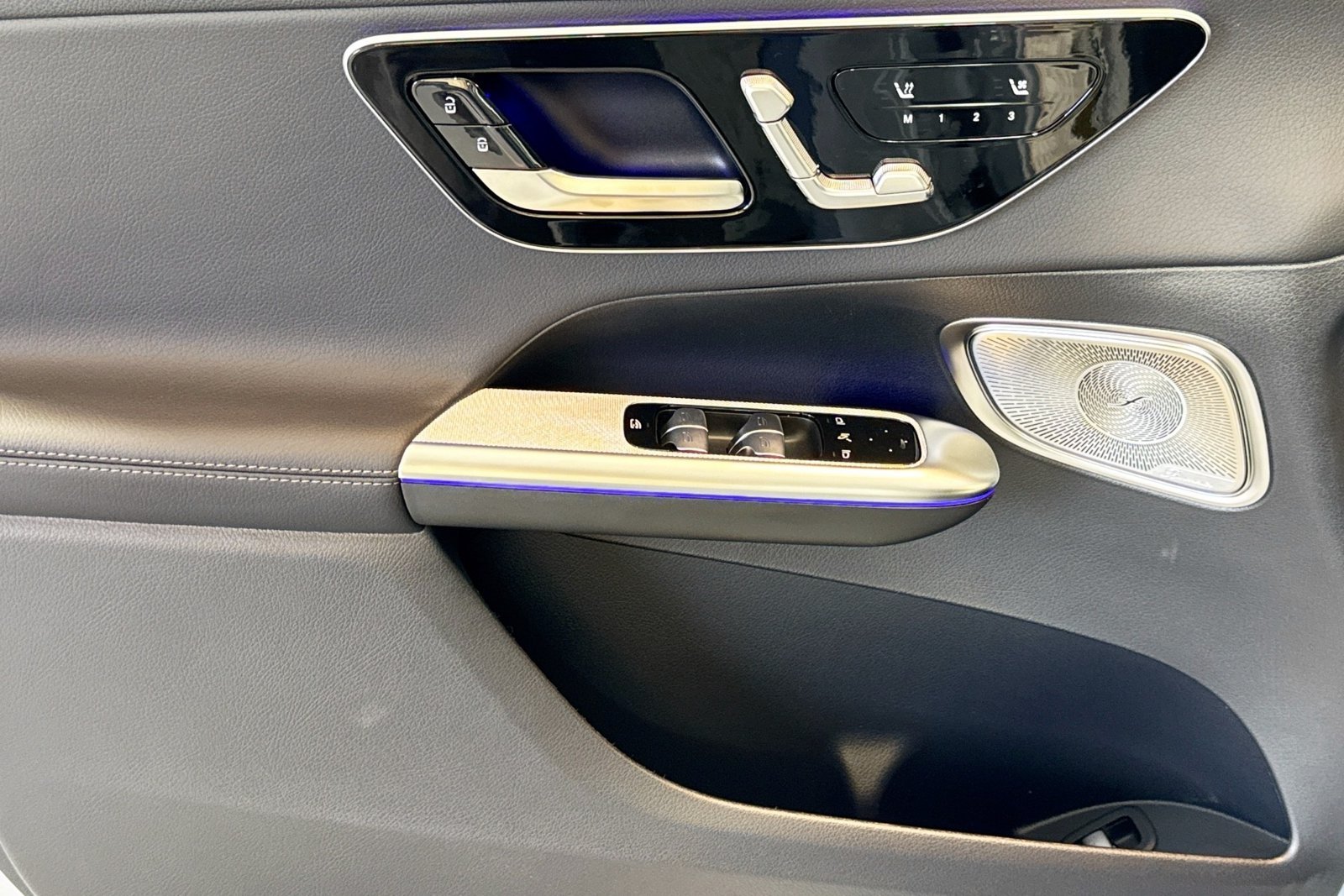 New 2026 Cirrus Silver Metallic Mercedes-Benz GLC 300 image 16