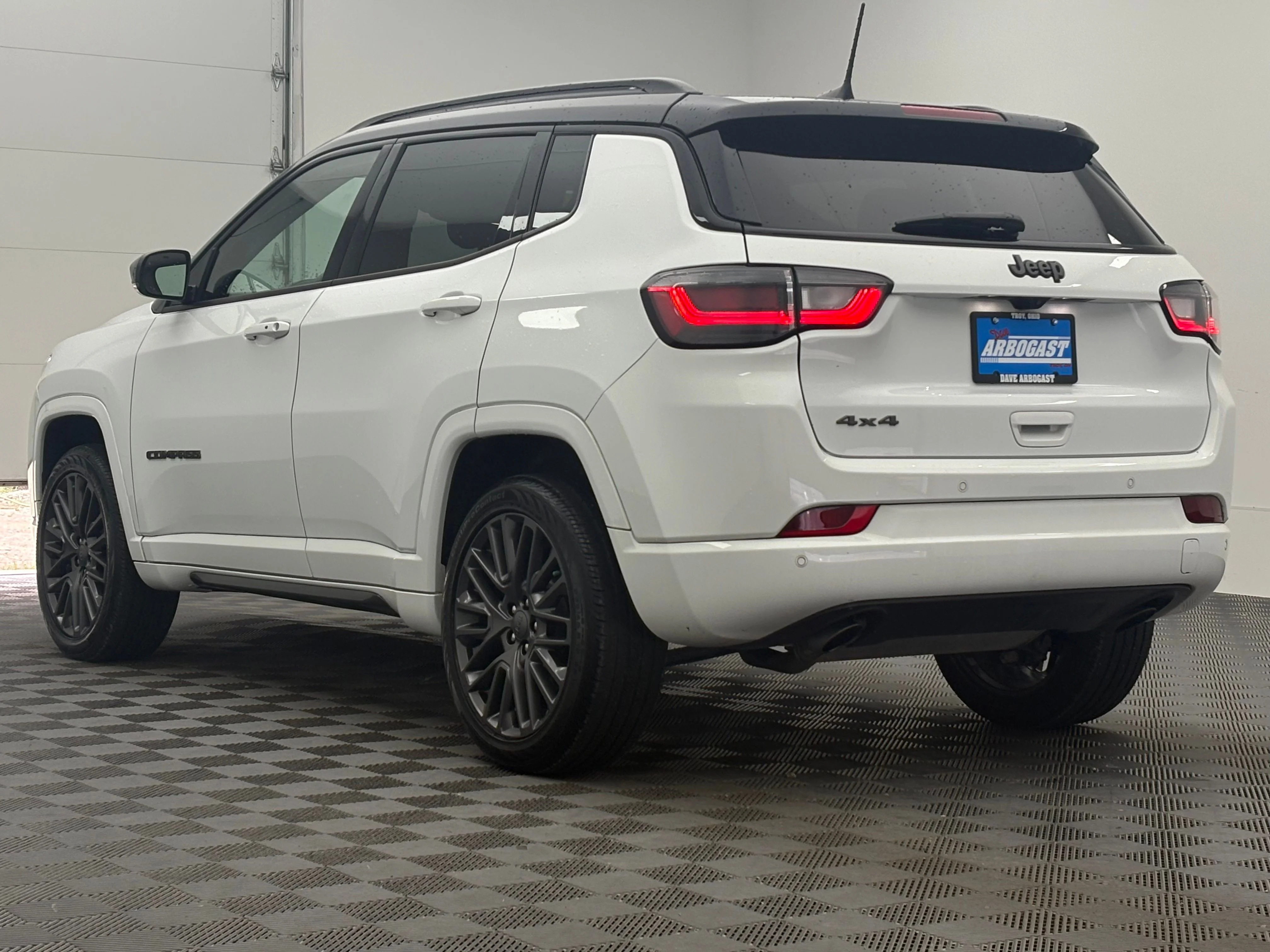 Used 2023 Bright White Clearcoat Jeep Limited image 10