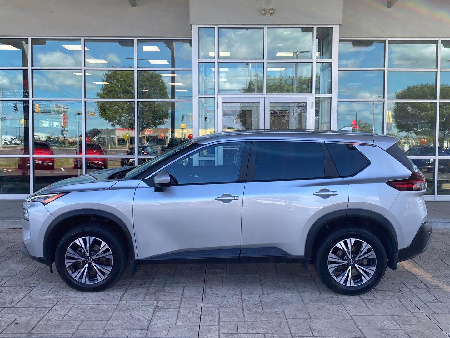 Certified Used 2023 Brilliant Silver Metallic Nissan SV image 5
