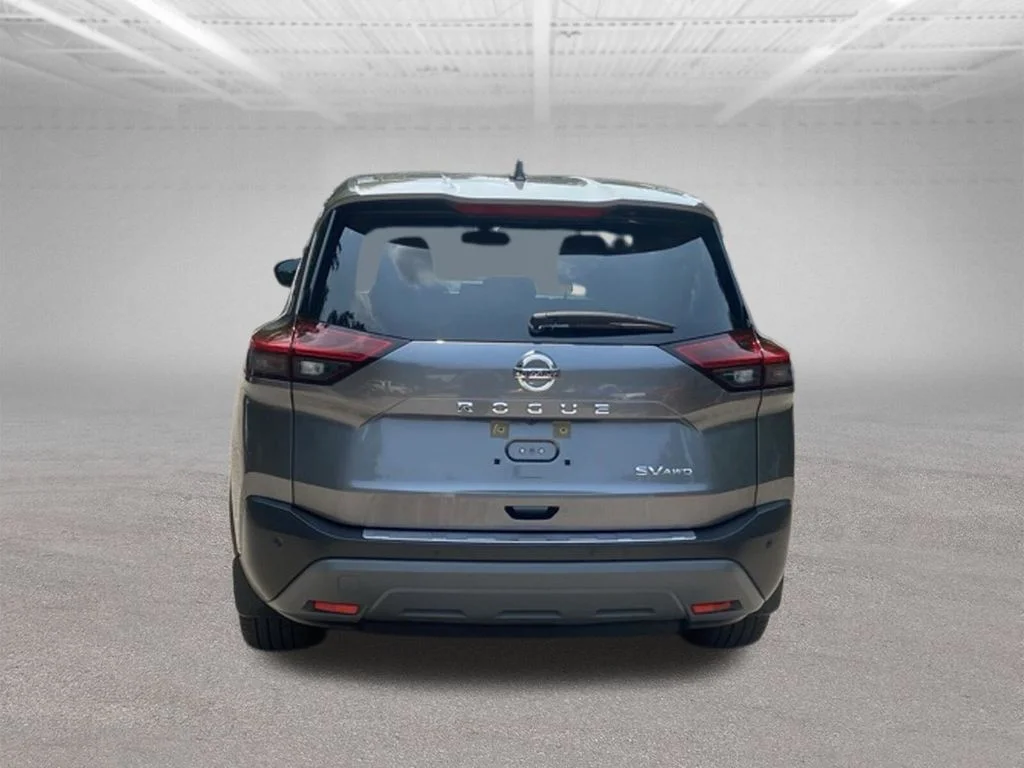 Used 2021 Gray Nissan SV image 4