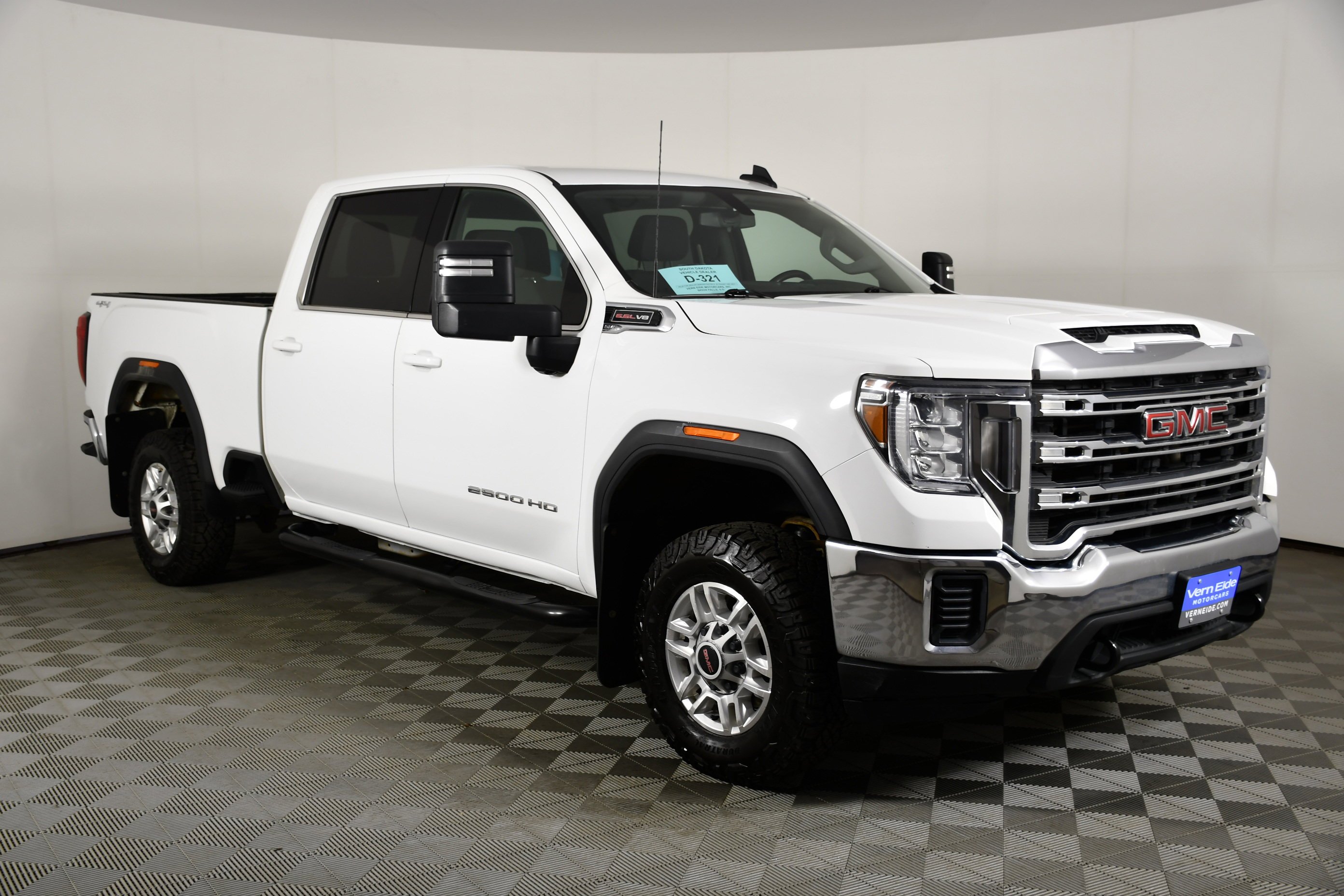 Used 2022 White GMC SLE image 4