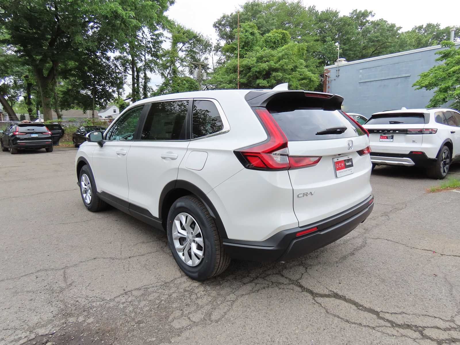 New 2026 Platinum White Pearl Honda LX image 4