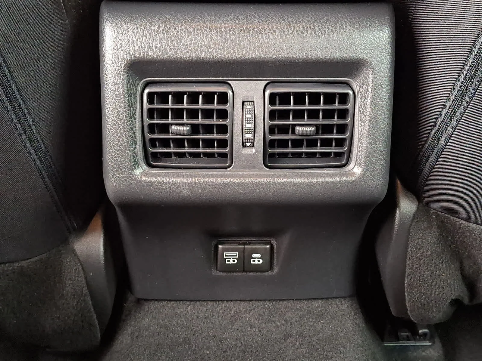 Used 2025 Ice Cap Toyota LE image 13