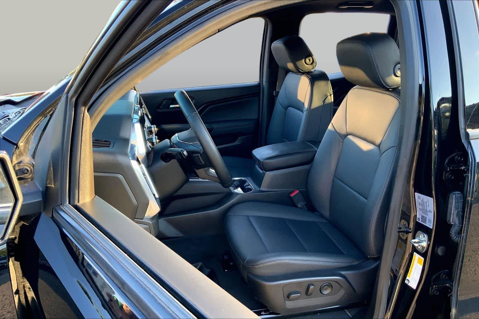 Pre-Owned 2024 GMC Canyon 2WD Elevation