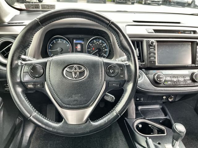 Used 2017 Red Toyota XLE image 13