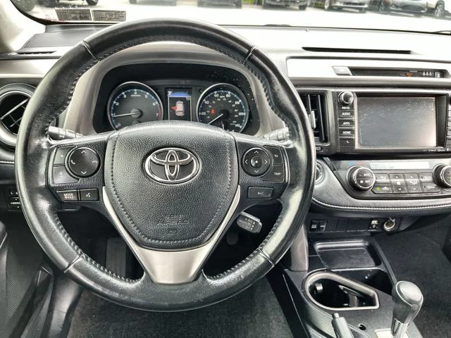 Used 2017 Red Toyota XLE image 13