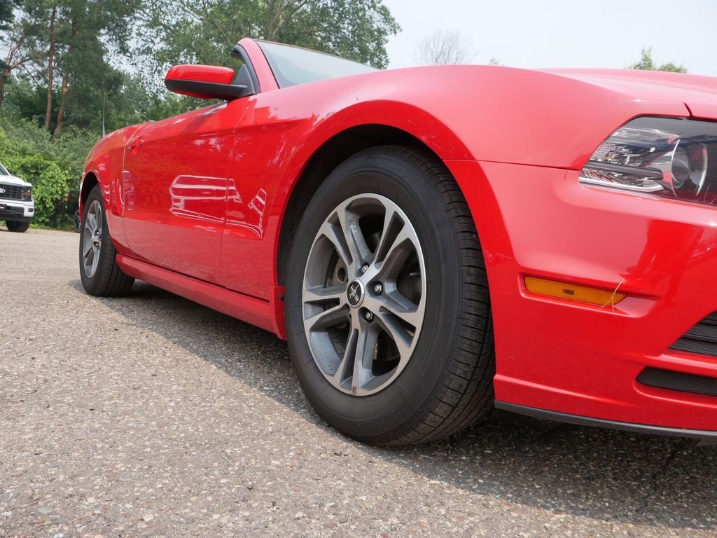 Used 2014 Red Ford V6 Premium image 9