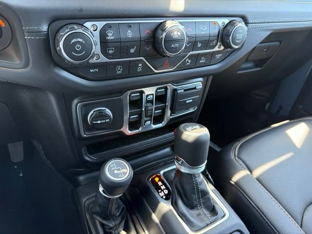 New 2026 Anvil Clear-Coat Exterior Paint Jeep Sahara image 18