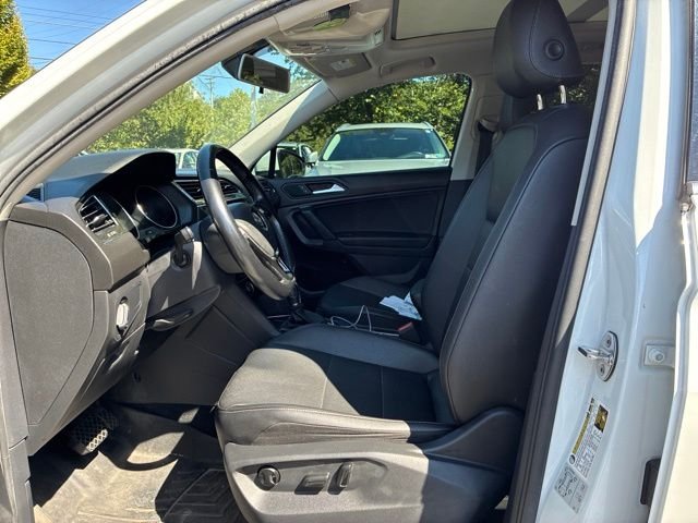 Used 2019 White Volkswagen 2.0T SE image 7