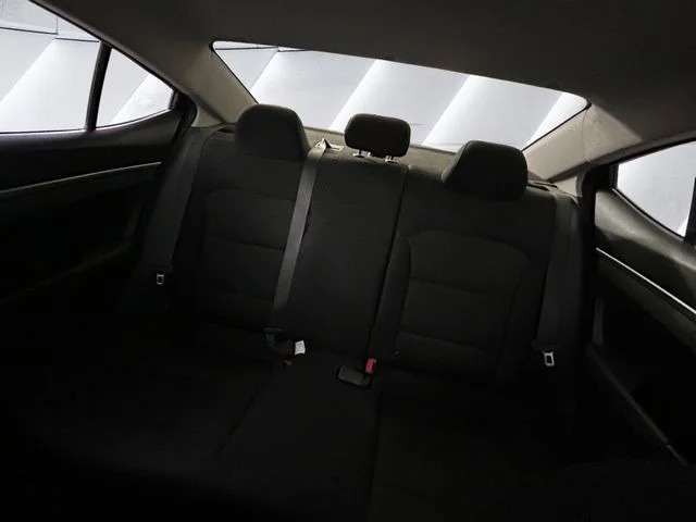 Used 2018 Silver Hyundai SEL image 18