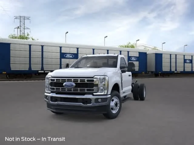 New 2026 Oxford White Ford F-350® XLT image 24