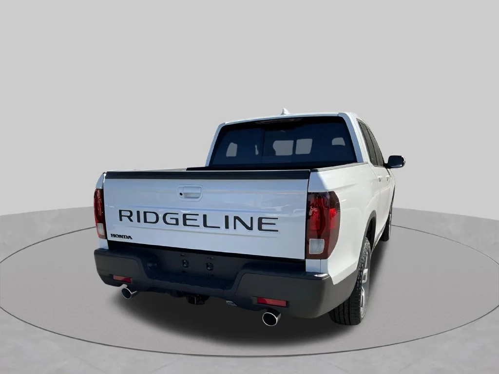 Used 2026 White Honda RTL image 9