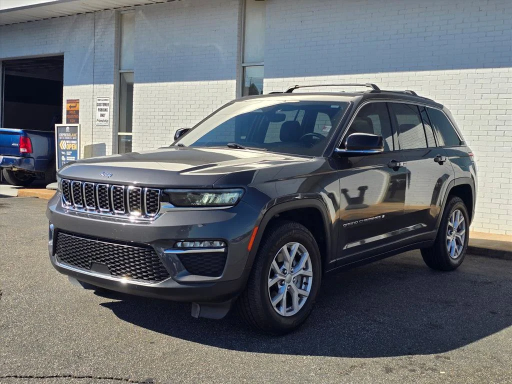 Used 2022 Gray Jeep Limited image 2