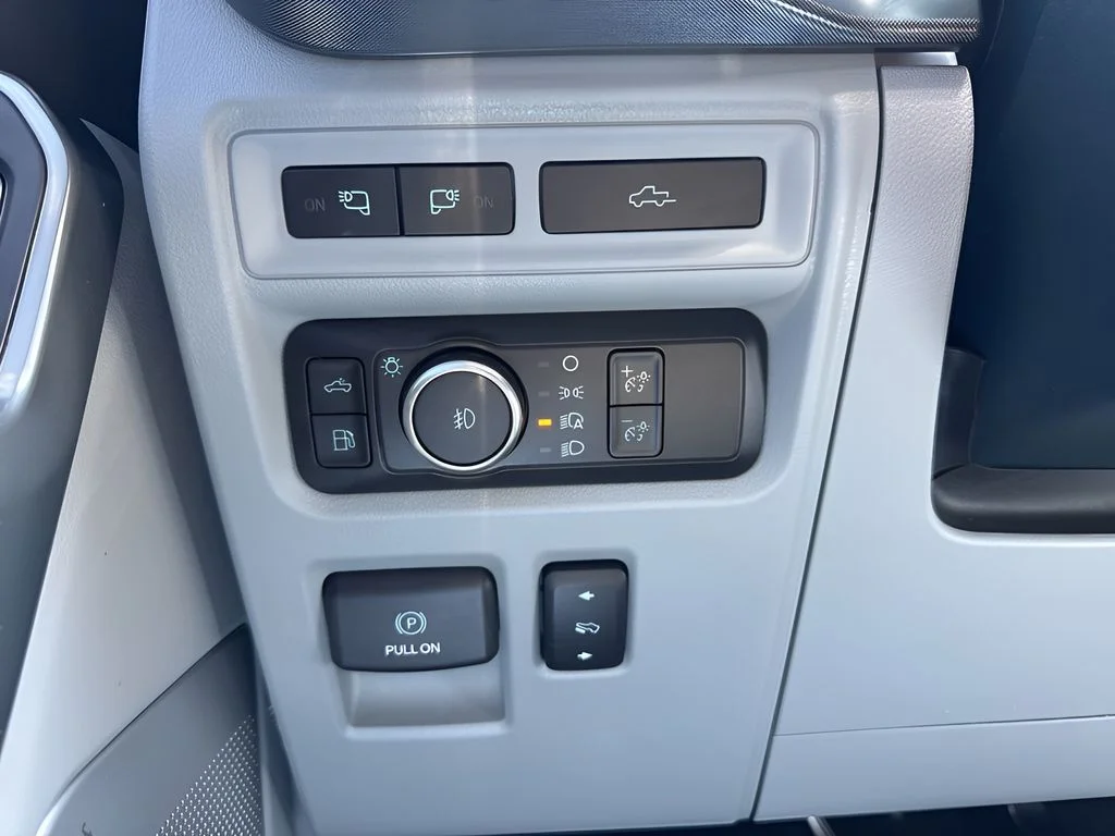 Used 2022 Blue Ford Limited image 14