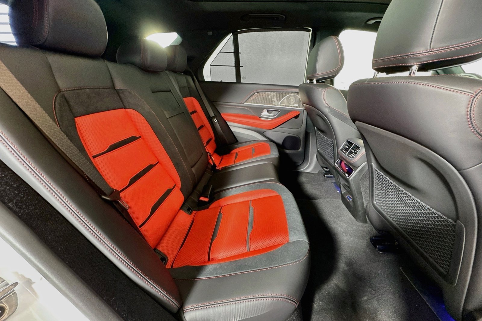New 2026 MANUFAKTUR Moonlight White Metallic Mercedes-Benz AMG® GLE 63 S image 25