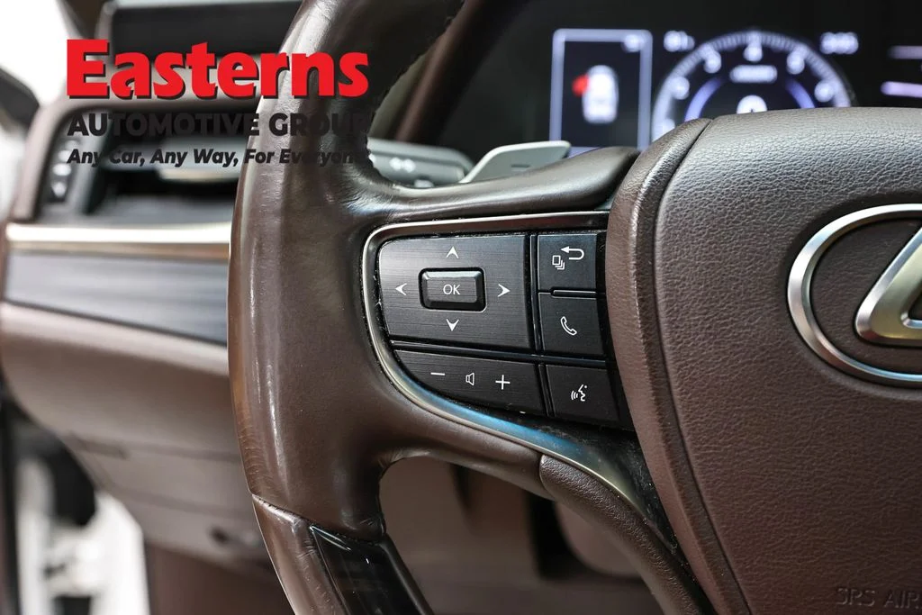 Used 2021 White Lexus 350 image 15