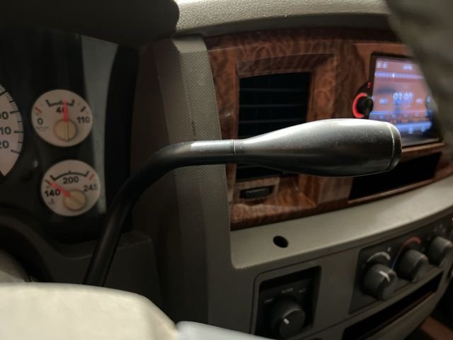 Used 2006 Black Dodge SLT image 13
