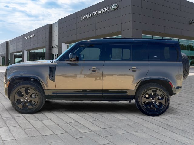 Used 2023 Gondwana Stone Metallic Land Rover X-Dynamic SE image 2