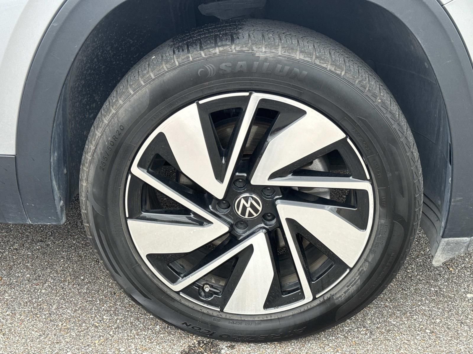 2024 Volkswagen Atlas SE w/Tech - Photo 4