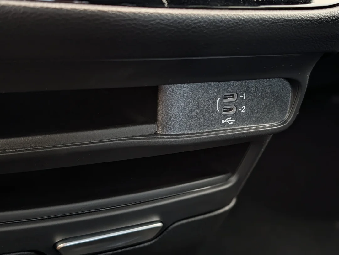 New 2027 White Chrysler Select - - AWD - 3.6L Pentastar V6 - Adaptive Cruise Control - Blind Spot Monitor & More! image 22