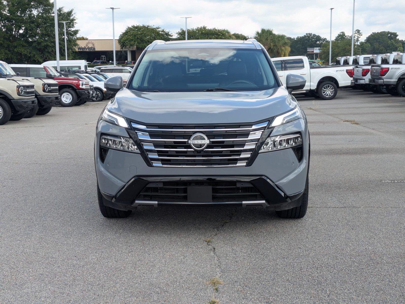 Used 2024 Boulder Gray Pearl Nissan Platinum image 2