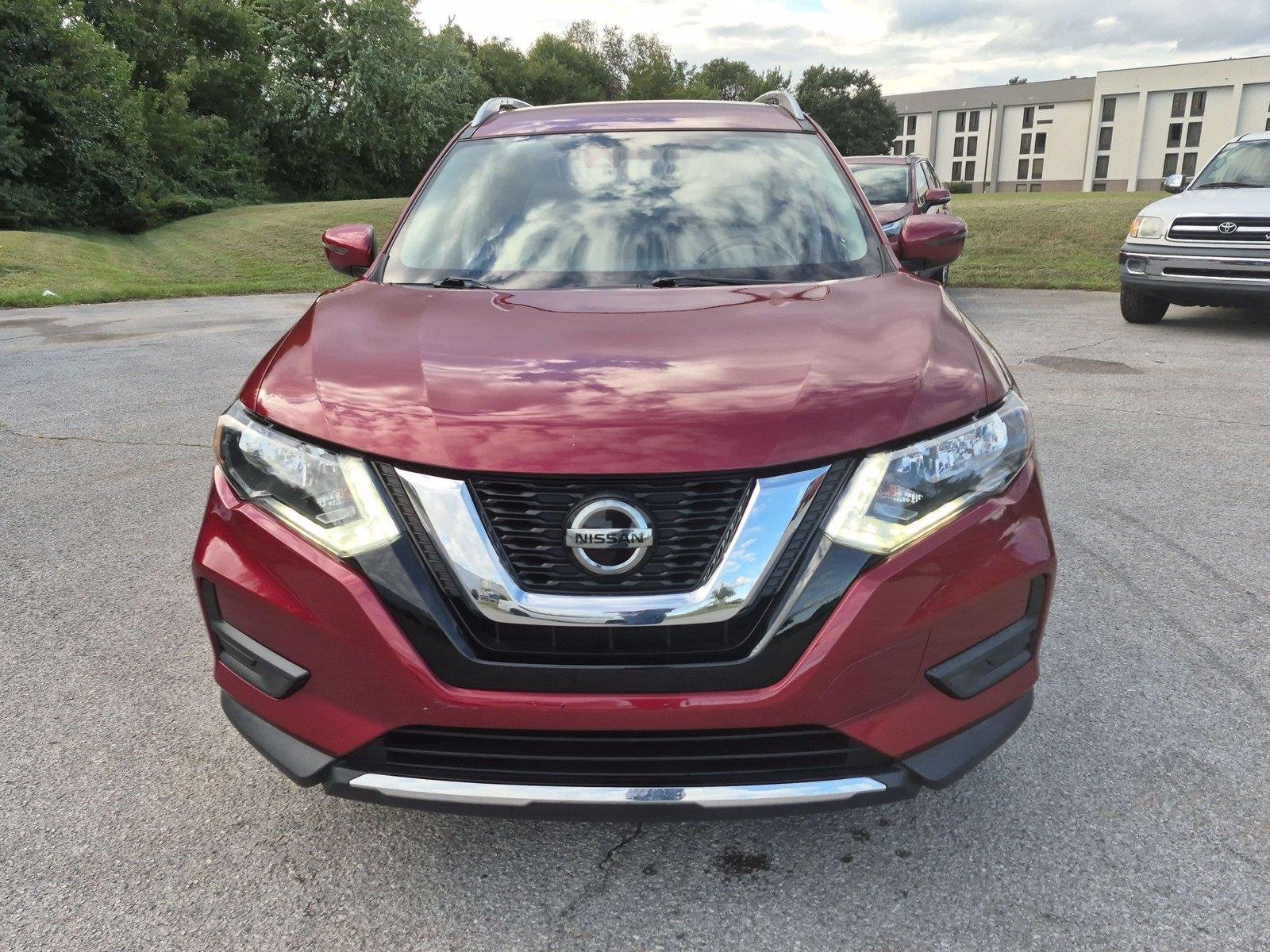 Used 2020 Scarlet Ember Tintcoat Nissan SV image 8