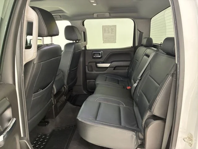 Used 2018 White Chevrolet LT image 18