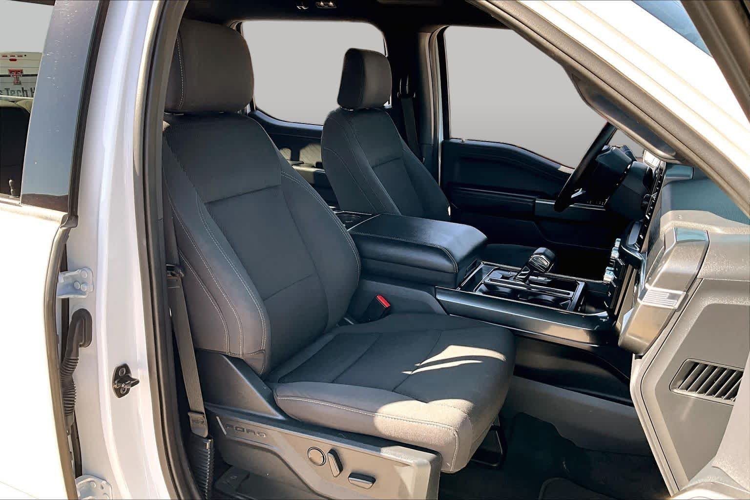 Used 2023 Oxford White Ford XLT image 9