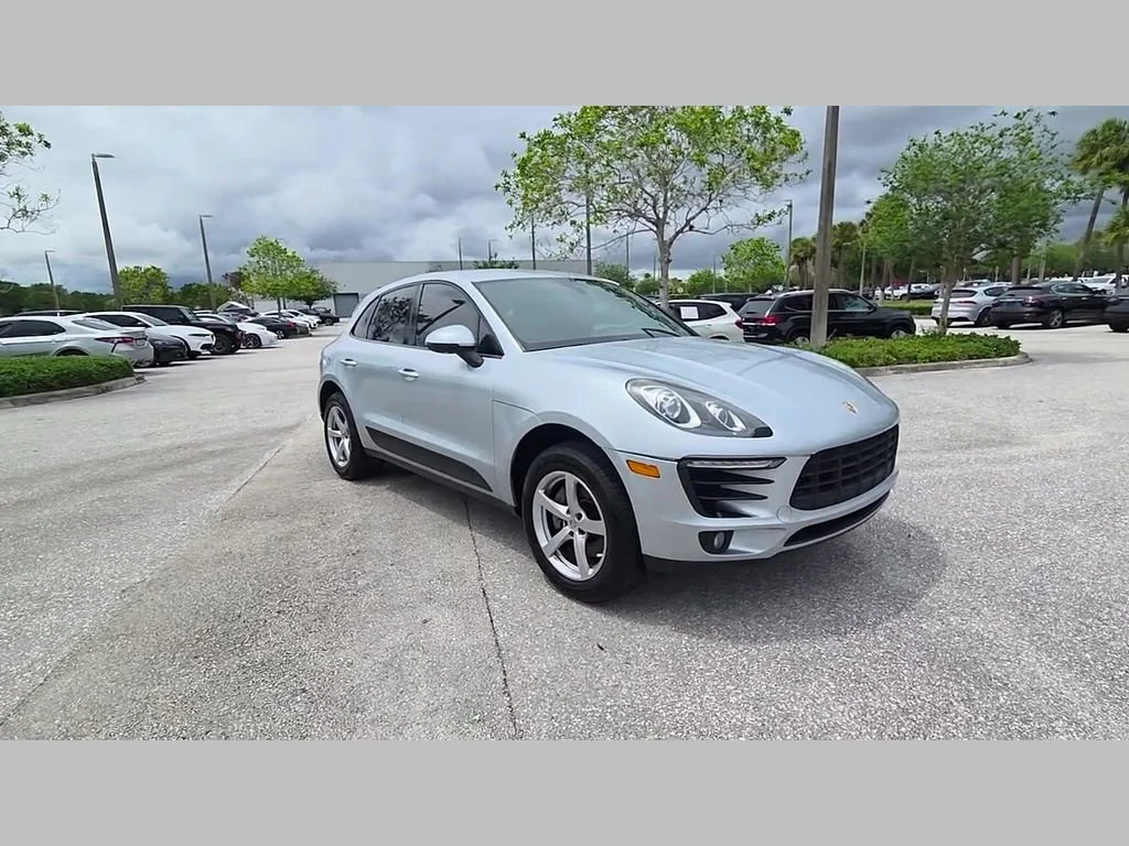Used 2018 Silver Porsche  image 52