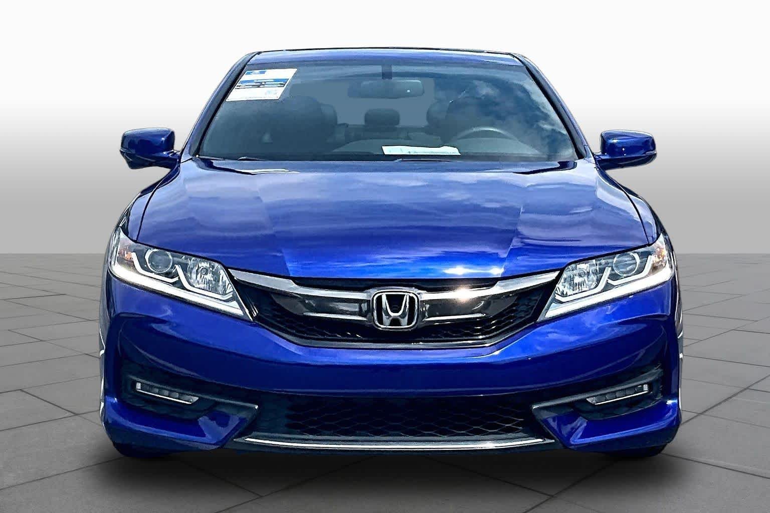 Used 2017 Deep Blue Opal Metallic Honda EX-L image 4