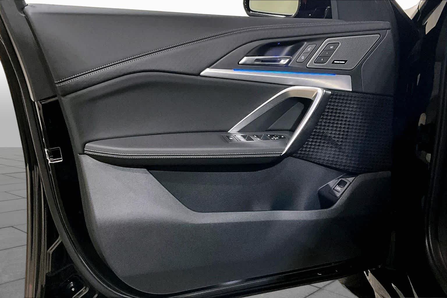 New 2027 Black Sapphire Metallic BMW xDrive28i image 11