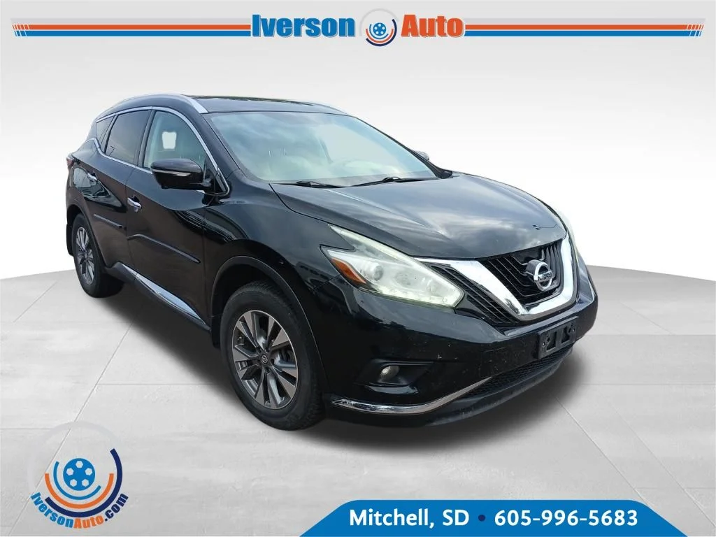Used 2015 Black Nissan SL image 4