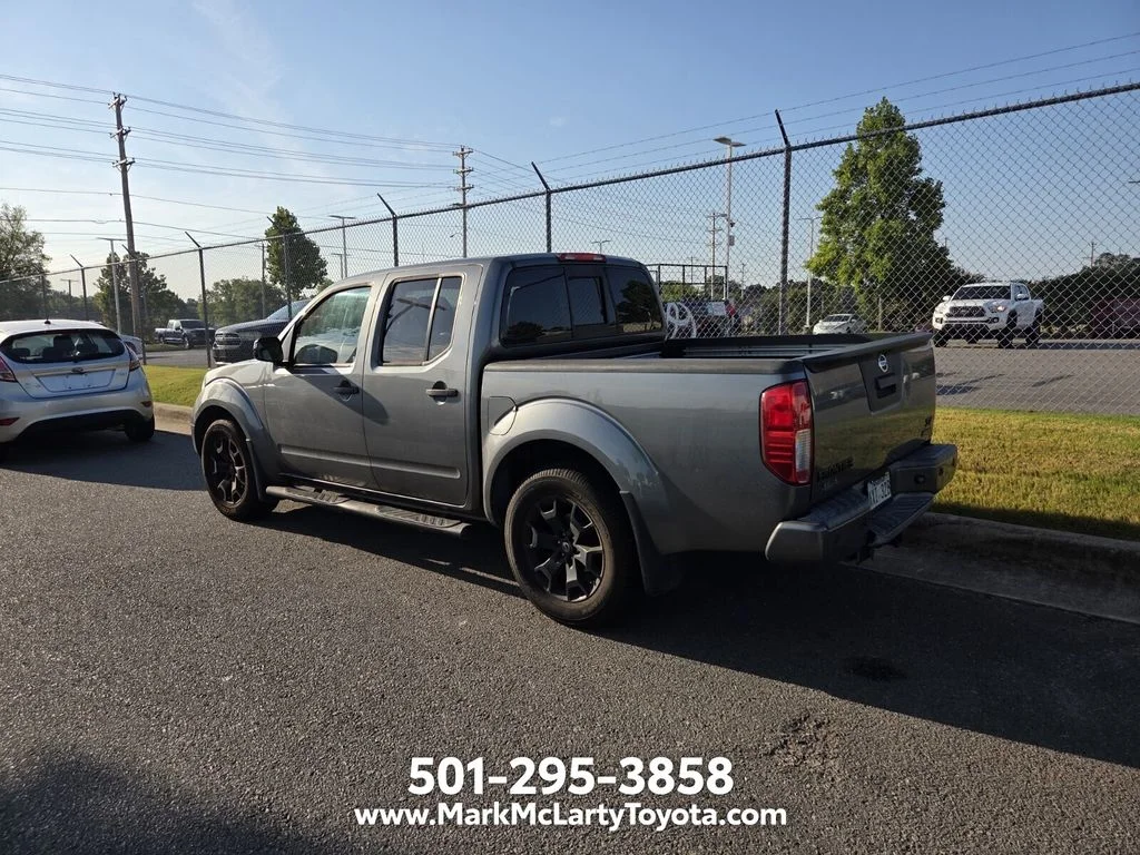 Used 2018 Gray Nissan SV image 7