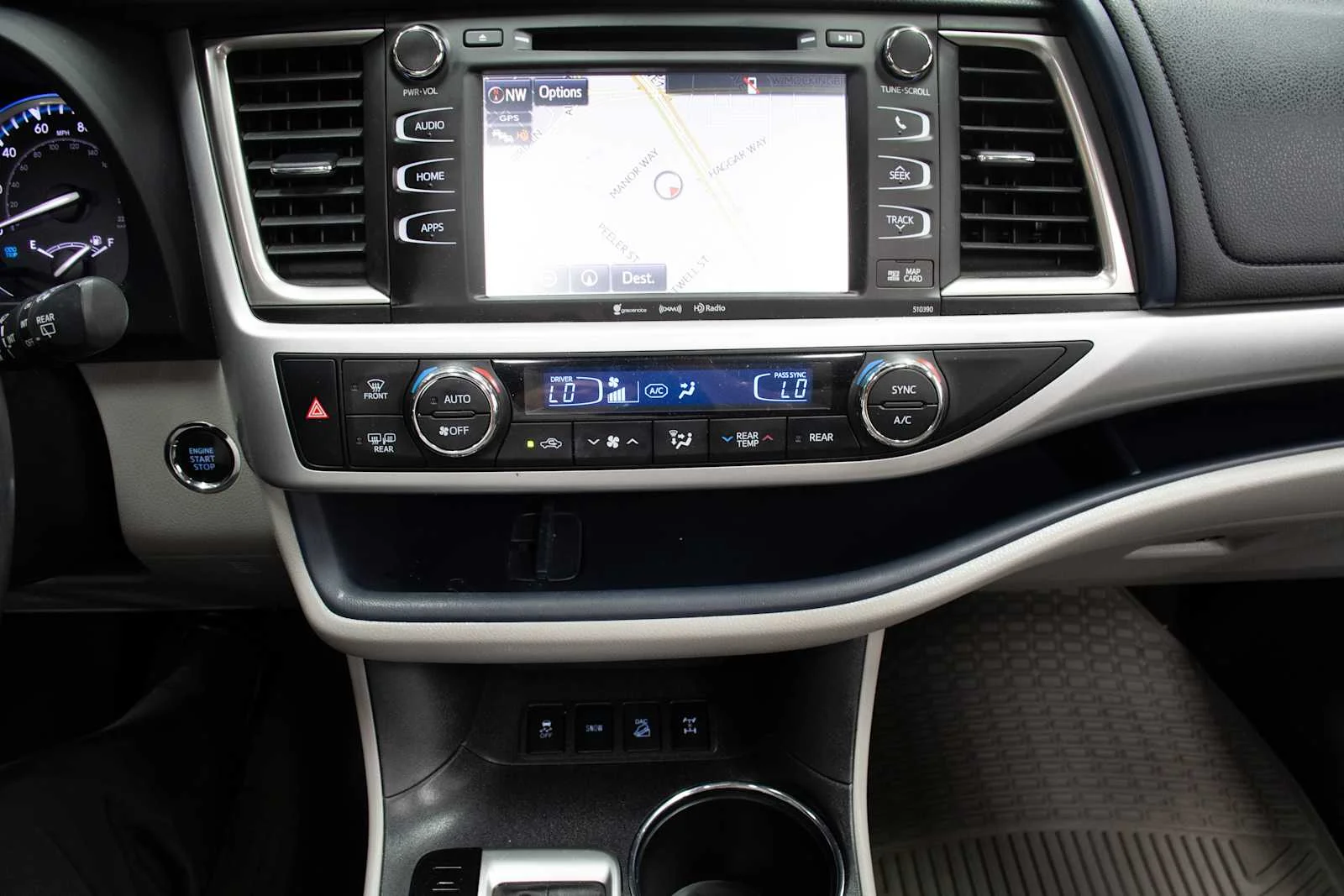 Used 2019 Blizzard Pearl Toyota XLE image 17
