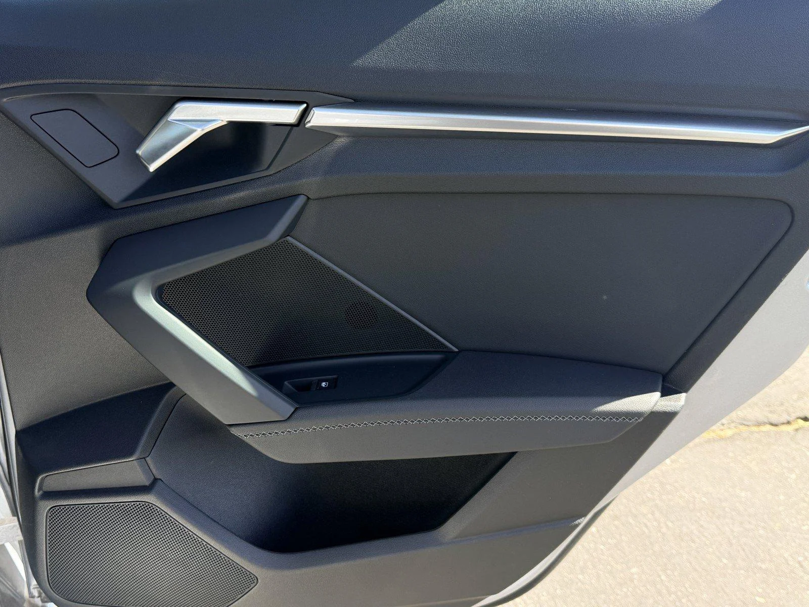 Used 2023  Audi Premium image 9