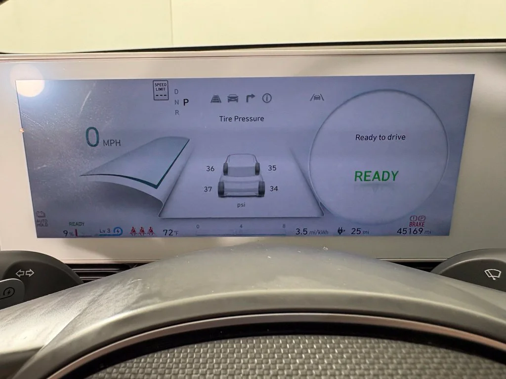 Used 2024 White Hyundai SEL image 26