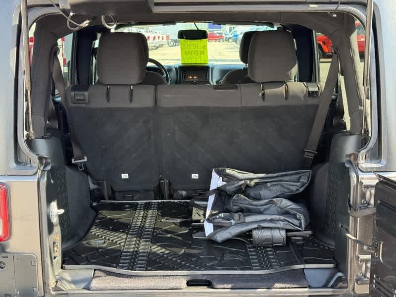 Used 2018 Granite Crystal Metallic Clearcoat Jeep Sport S image 7