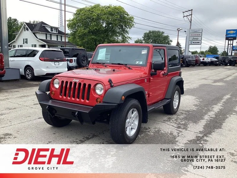 Used 2008 Red Jeep X image 3