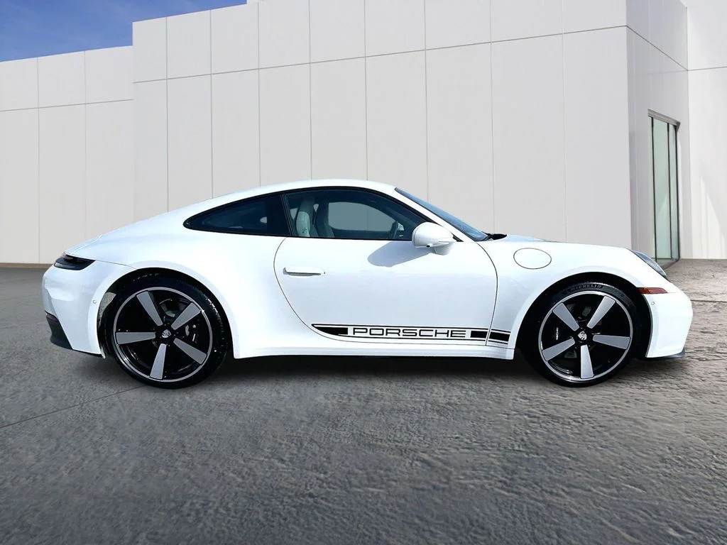 2026 Porsche 911 - Photo 8