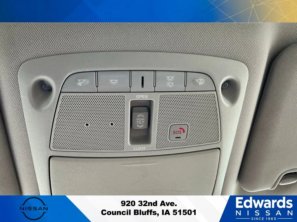 Used 2017 White Nissan SV image 29