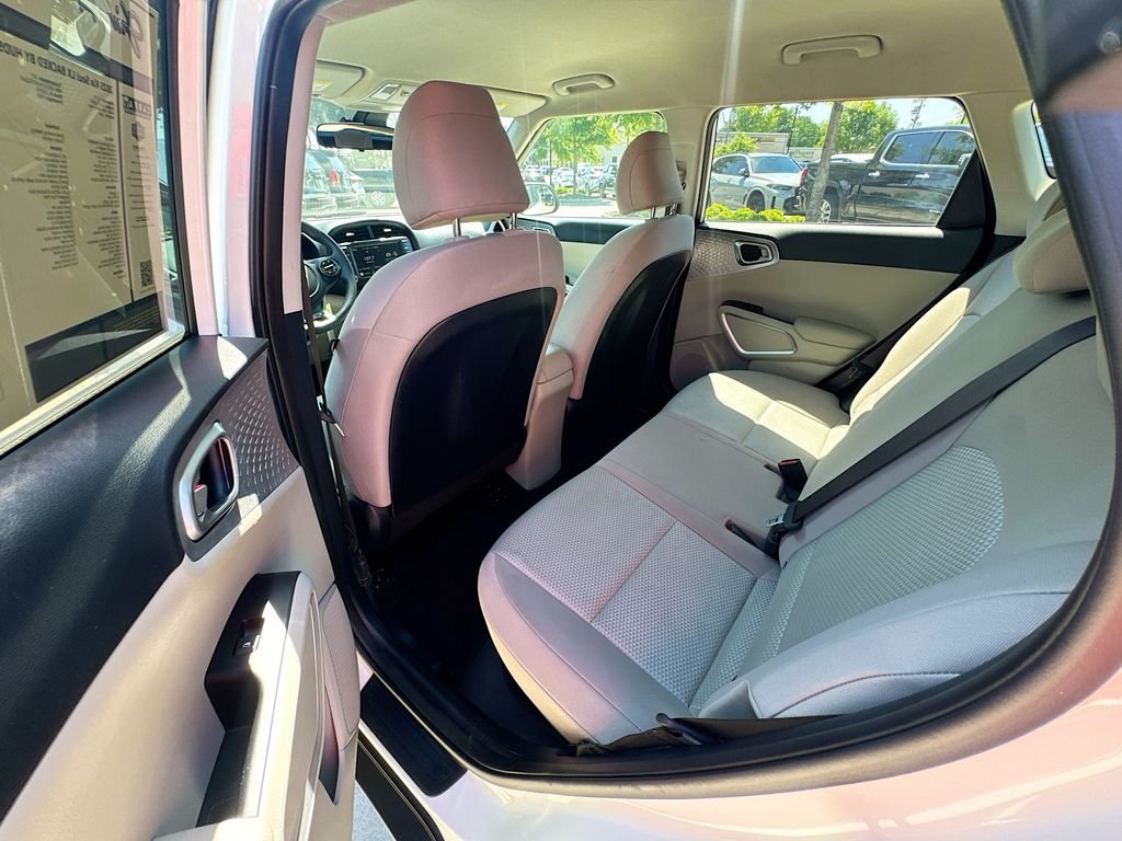 Used 2025 Snow White Pearl Kia LX image 30
