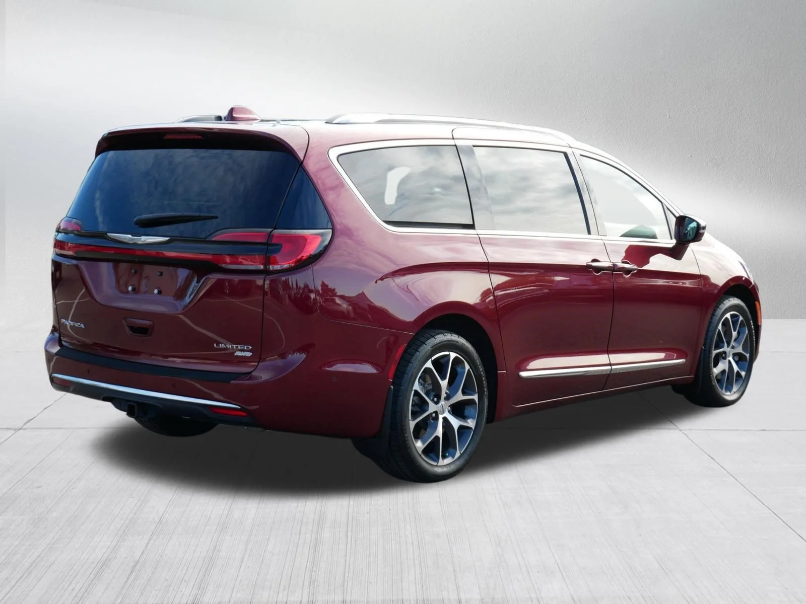 Used 2021 Velvet Red Pearlcoat Chrysler Limited image 7