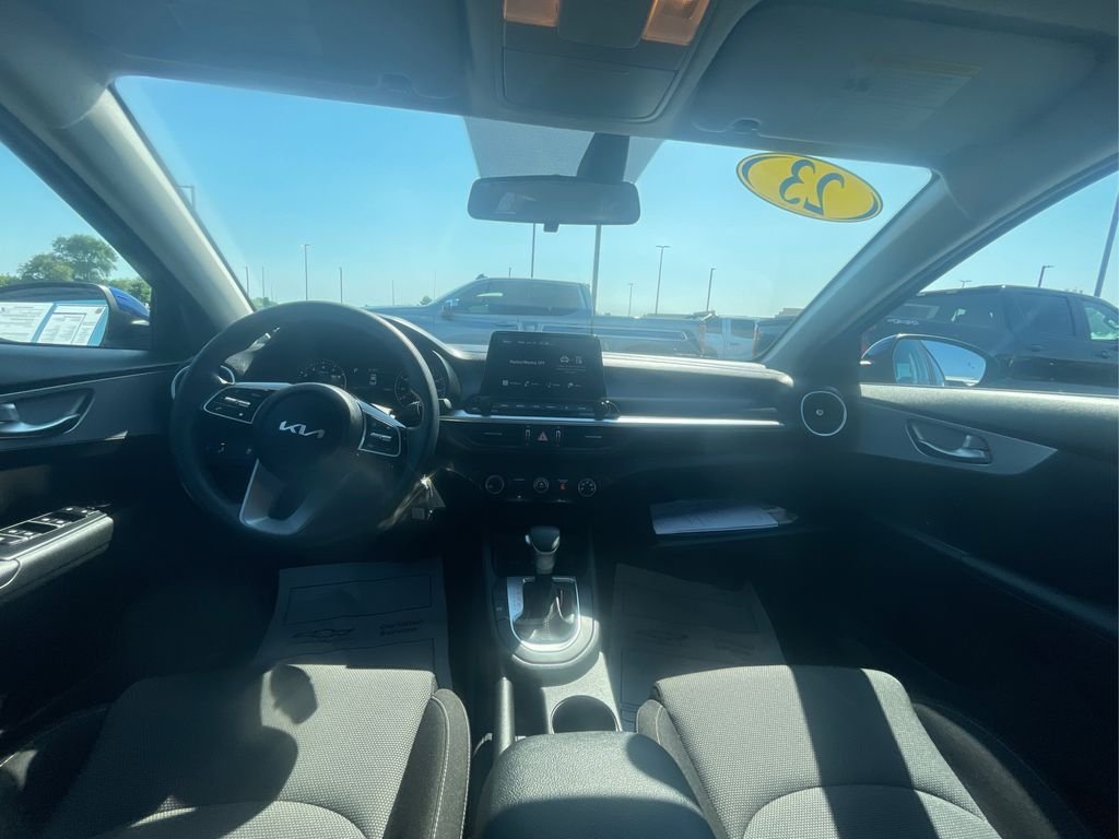 Used 2023 Deep Sea Blue Kia LXS image 23