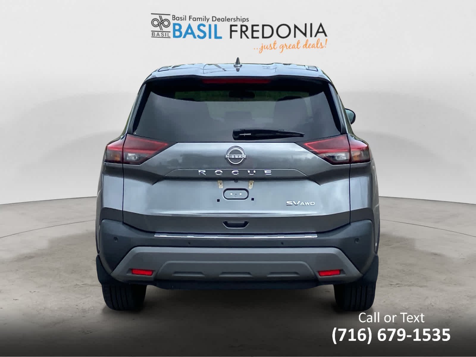 Used 2023 Gun Metallic Nissan SV image 8