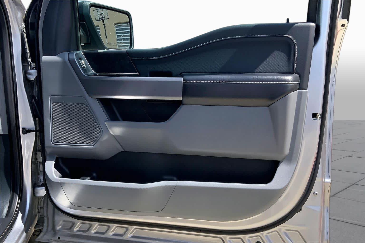 Used 2025 Iconic Silver Ford XLT image 23