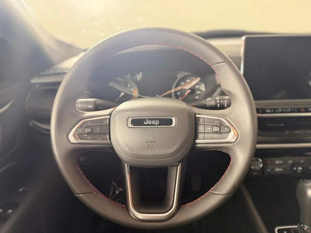 Used 2025 Silver Zynith Jeep Trailhawk image 7