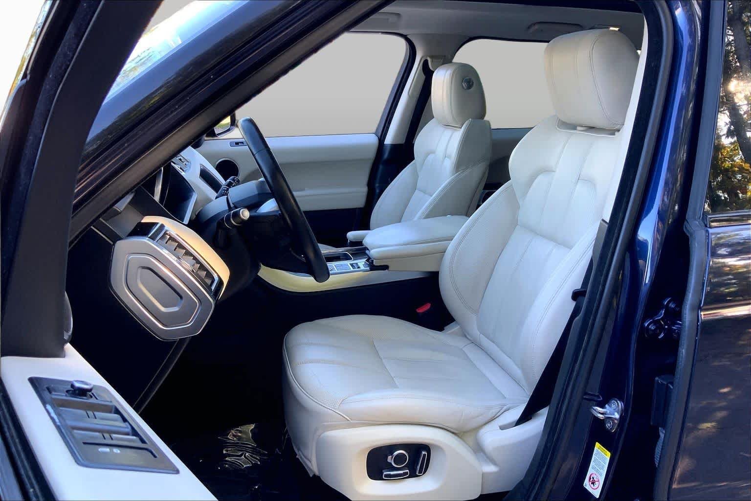 Used 2017 Fuji White Land Rover HSE image 9