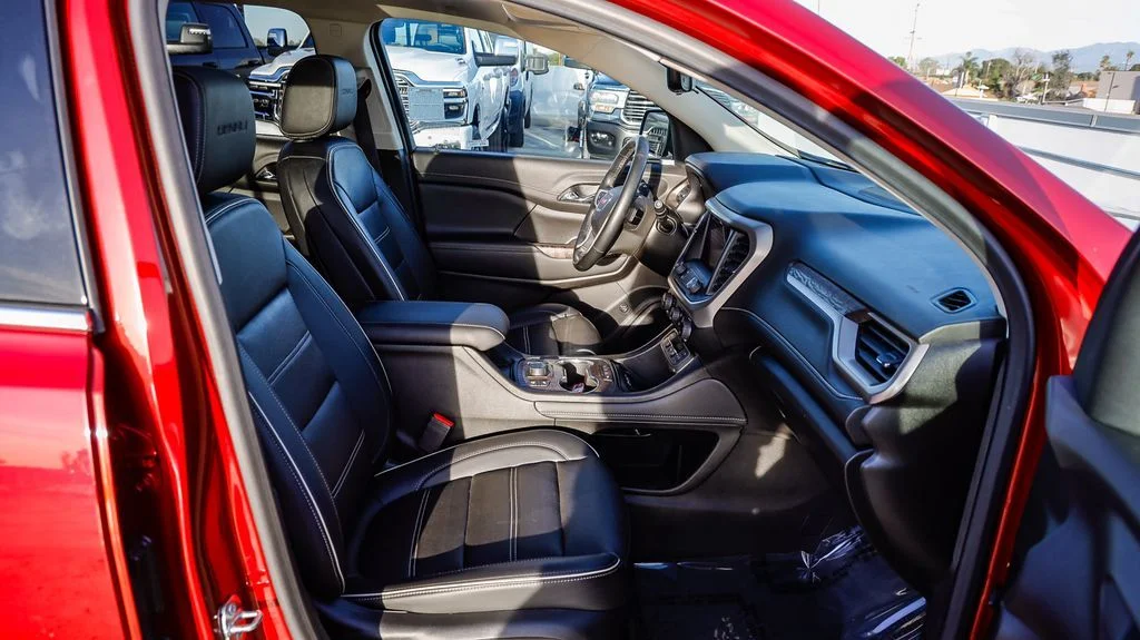 Used 2023 Red GMC Denali image 21