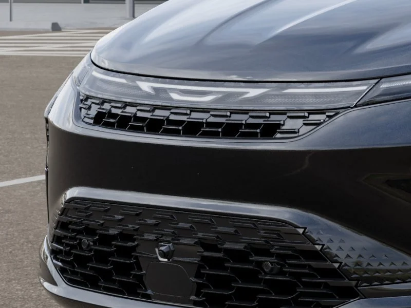 New 2027 Diamond Black Crystal Pearl-Coat Exterior Paint Chrysler Limited S image 11